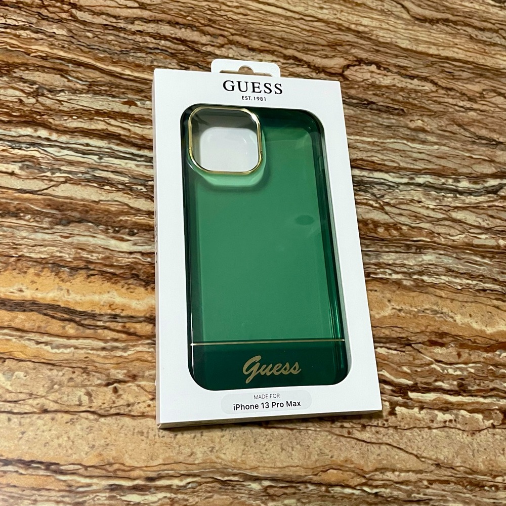 Guess - Picture 3 of 3